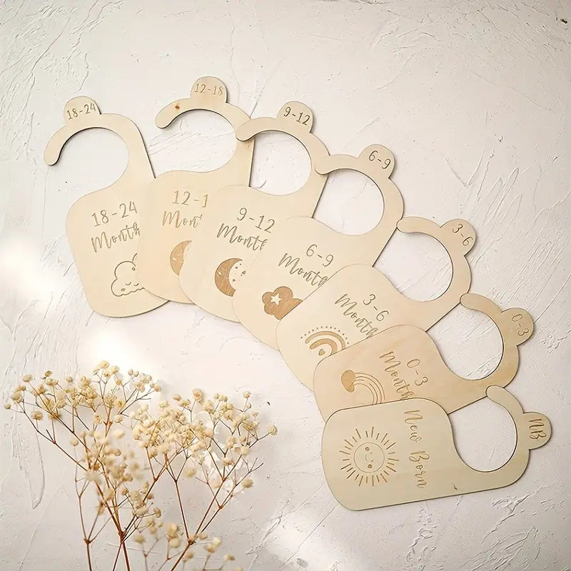 Houten Maathangers / Kastverdelers detail