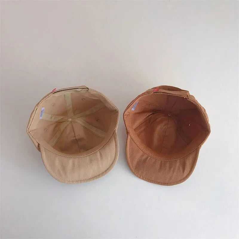 Baseball Cap met 'C' - Karamel binnenkant