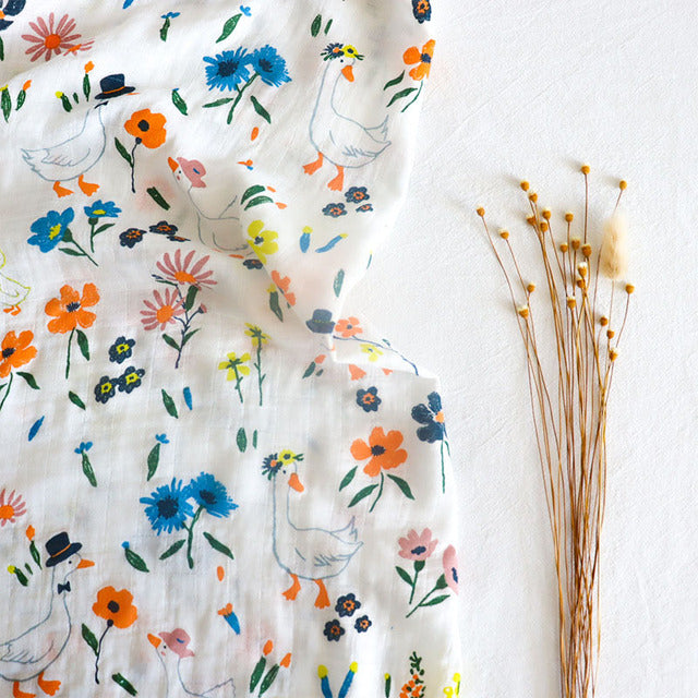 Mousseline Doek met eenden en wilde bloemen print