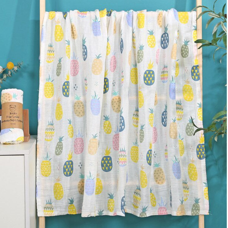 mousseline doek maat 110x120 met ananas print