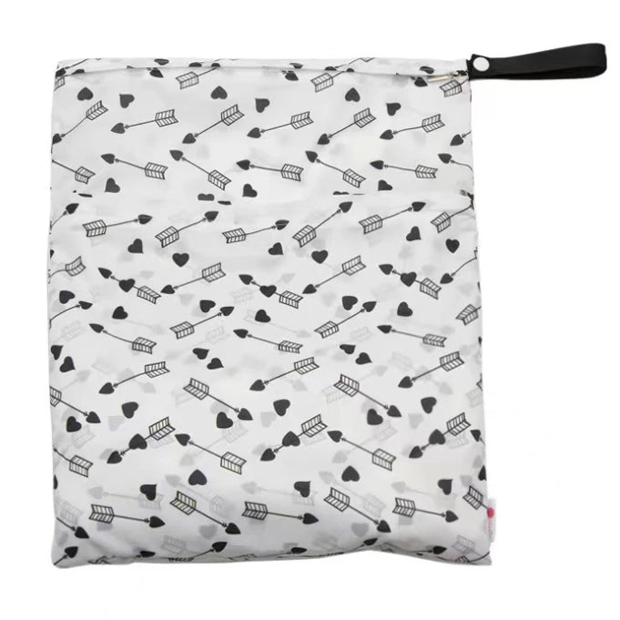 wetbag met pijlen en hartjes print