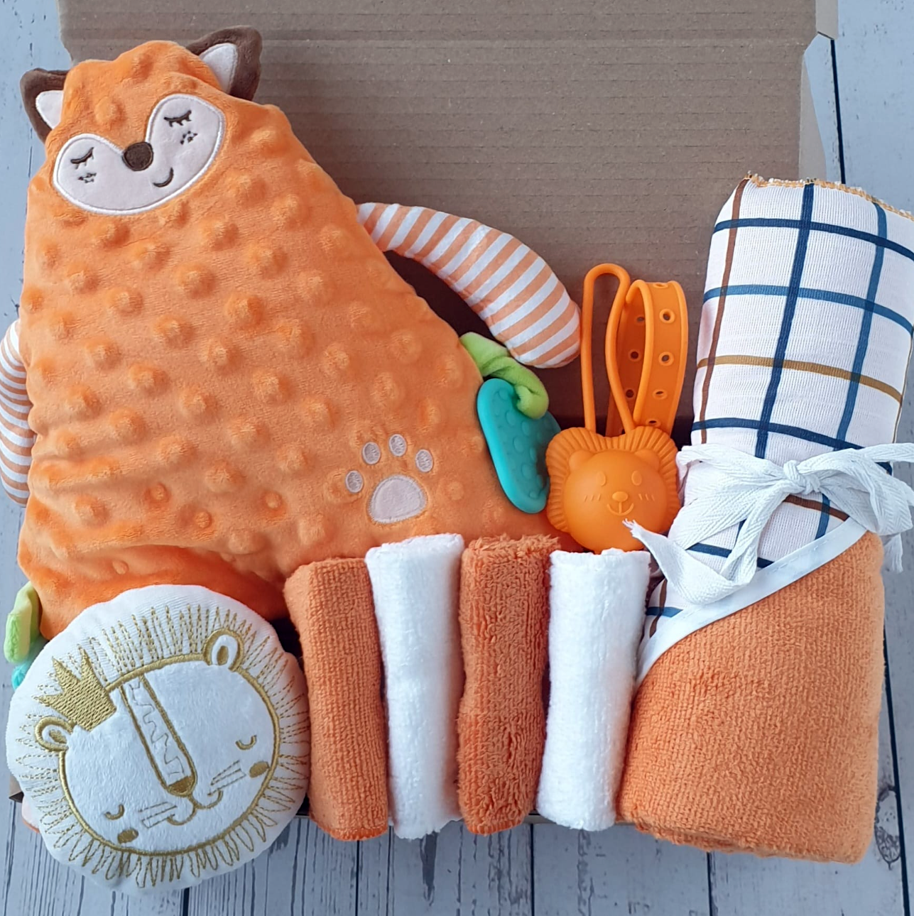 Oranje Kraamcadeau Box "Luca"