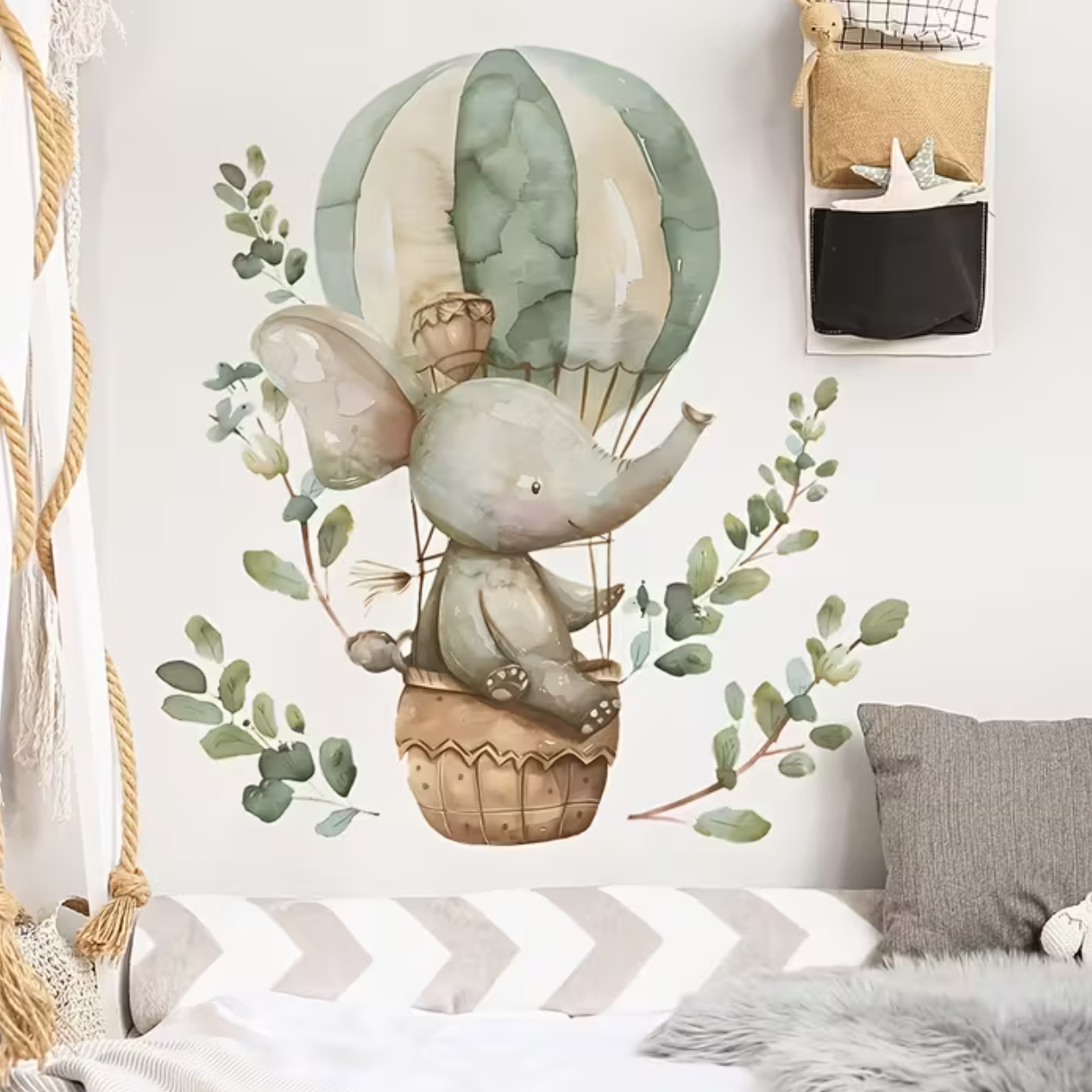 Muursticker 'Olifant in Luchtballon'