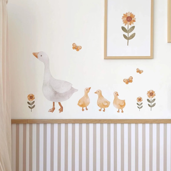 Muursticker 'Moedergans met Kuikens'
