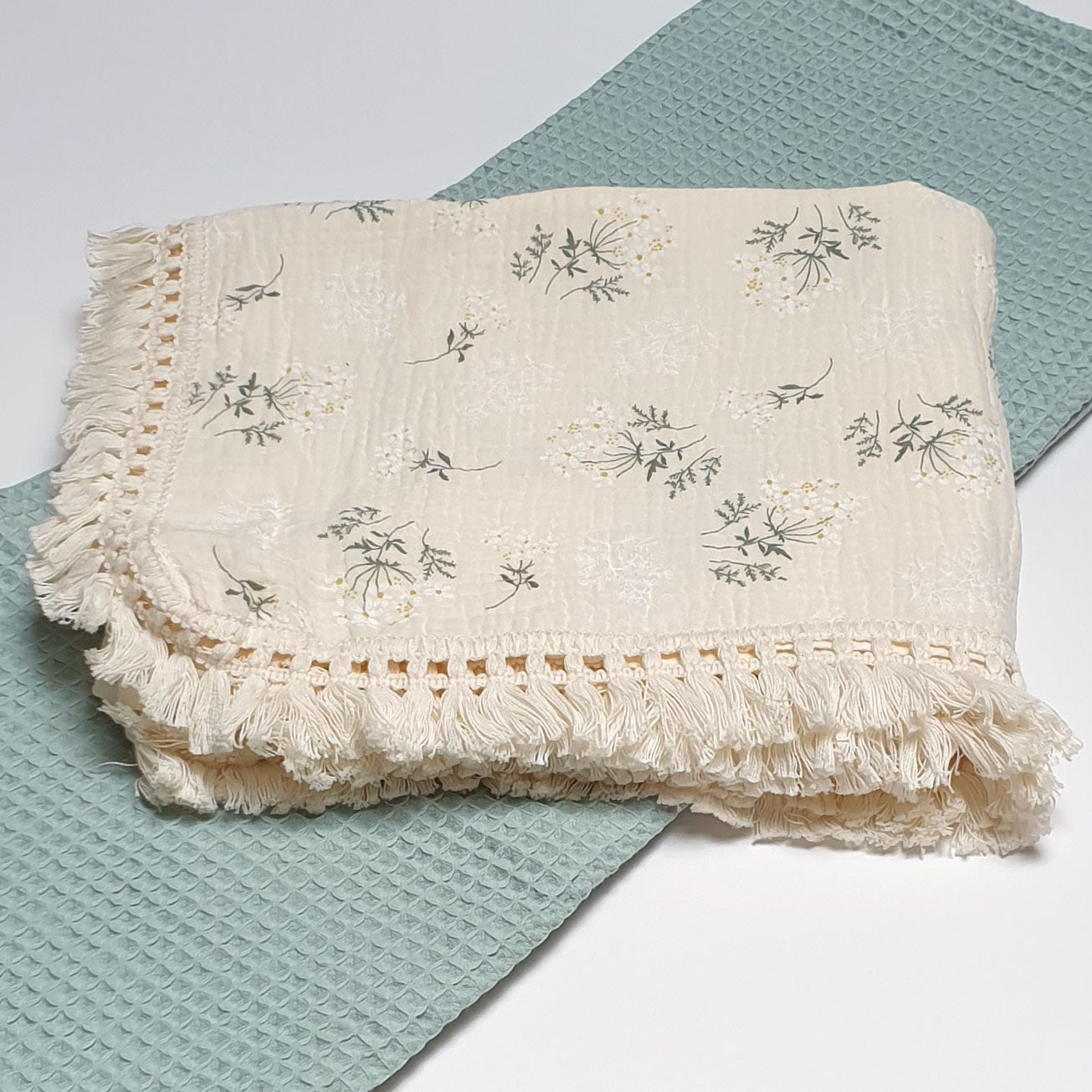 Hydrofiele doek met botanische print en franje