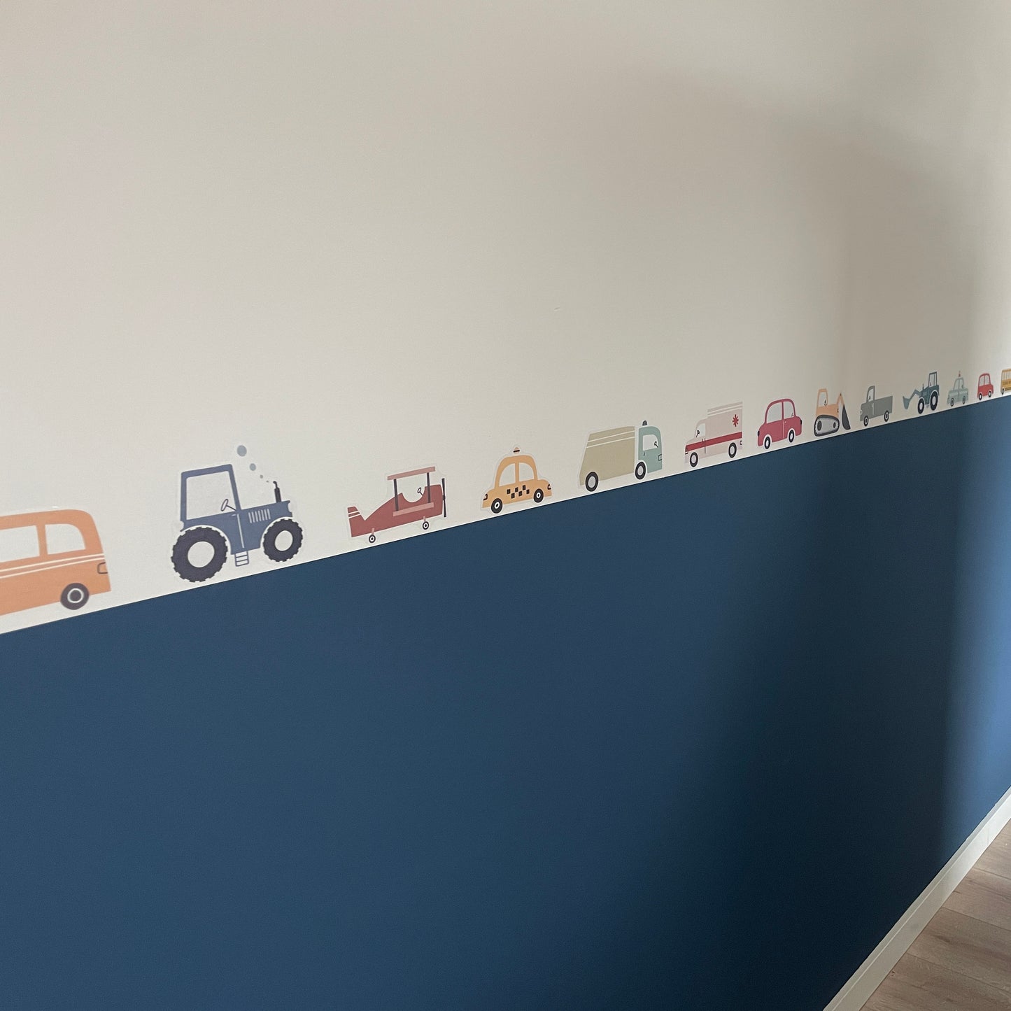 Muursticker 'Gekleurde Voertuigen'